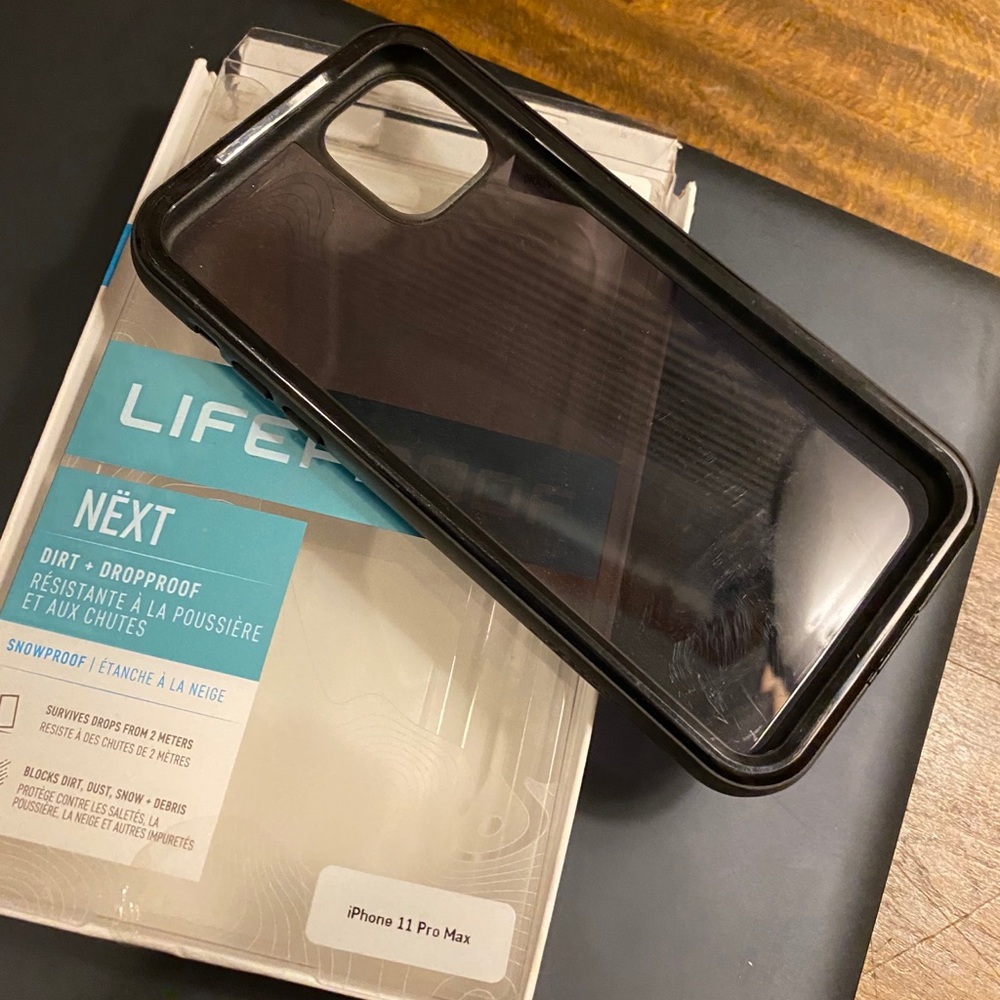 Life proof case for iPhone 11 Pro Max